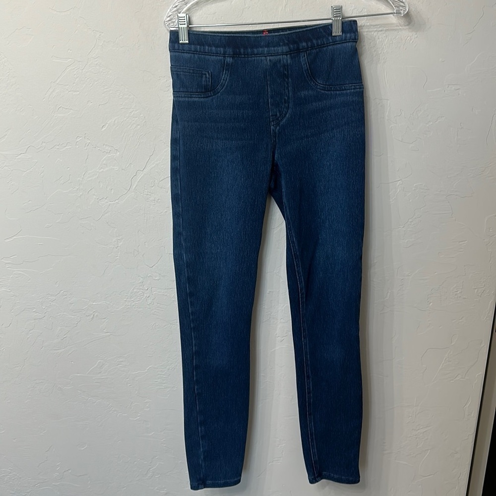 Spanx pull on skinny jeans size small.